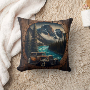 Vintage bil efter Mountain Stream i Rustic Setting Kudde