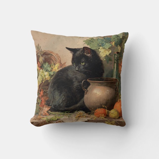 Vintage Black Cat Amid Autumn Fruits Kudde (Framsida)