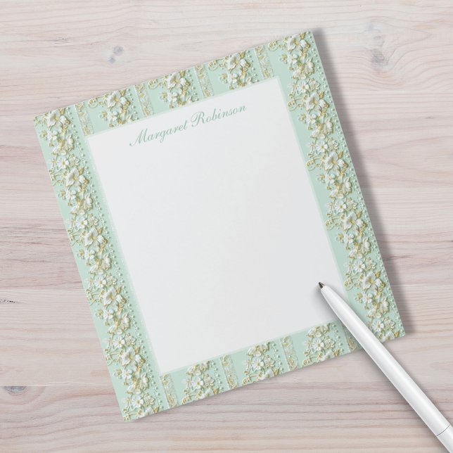 Vintage blommig anteckningsbok anteckningsblock (pale mint green cream floral faux lace notepad with custom monogram name in script calligraphy)