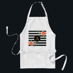 Vintage Blommigt Guld Monogram Black White Stripe Förkläde<br><div class="desc">Ge är skönhetens och lyxens gåva till dig själv eller en vän med denna vackra svarta och vita stripade rik guld monogrampron. Med en svart cirkel i monogrammet inslag som gränsar till rik guld är mönstret förskönat med vackra vattenfärgsfärger ro och delikat grönt blad och det är enkelt att anpassa...</div>