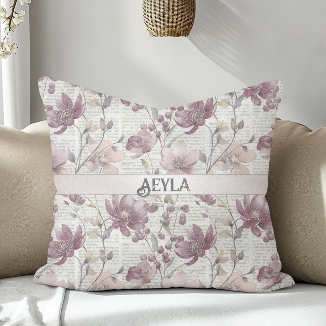 Vintage Blommigt Newspaper Mönster Kudde (Skapare uppladdad)