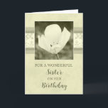 Vintage Blommor Sister Birthday Card Kort<br><div class="desc">Söt och omtänksamt hälsningskort för systerfödelsedag med vita blommor och handskrivna stil text.</div>