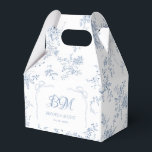 Vintage blomstergrafik fransk blå vigselmonogram presentaskar<br><div class="desc">Eleganta och tidlösa, dessa Personliga Vintage Florala Franska Blå Bröllopsmonogrampresentlådor är perfekta som bröllopspresenter. Designade för ett franskt blått bröllop, kompletterar de alla blå bröllopsteman, från dammiga blå bröllop till babyblå bröllop. Perfekta som bröllopspresenter till gäster, tillför de en touch av charm till ett bröllop med east coast-tema eller något...</div>