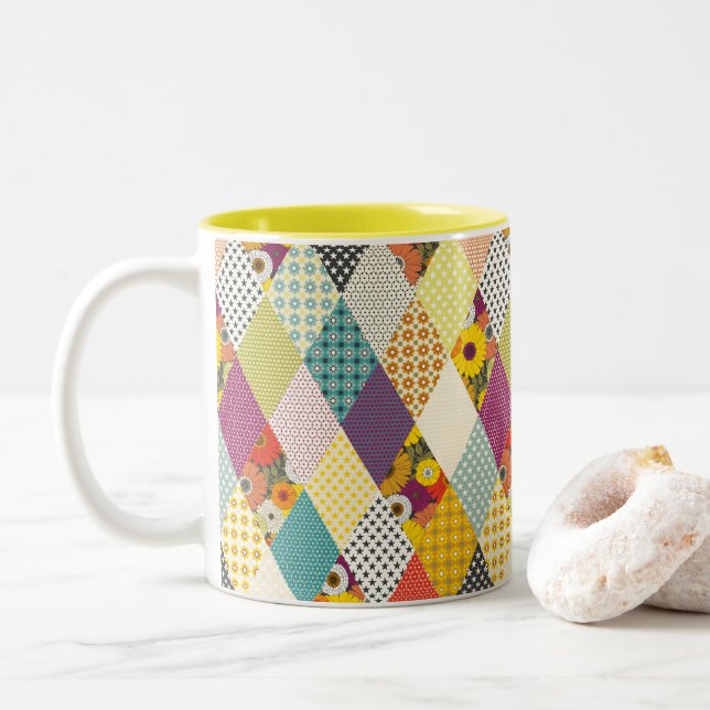 vintage blomsterpatchworkquilt Två-Tonad mugg (Med munk)