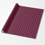 Vintage Burgundy Red Rand Presentpapper<br><div class="desc">Den griniga burgundan i Paris vintage strimlade mönster papper.</div>