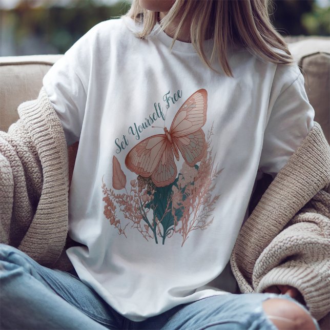 Vintage Butterfly på blomman T Shirt (Skapare uppladdad)