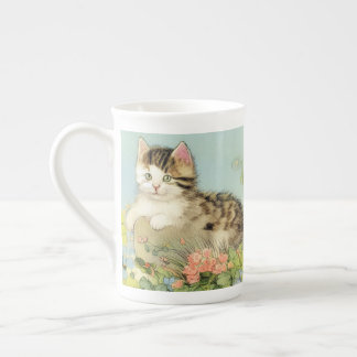 Vintage Cat Illustration med Rosa Flowers Benporslin Mugg