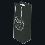 Vintage Chalkboard-julfransen Glad helg<br><div class="desc">Sprid din julhälsning med dessa festliga behandlingar med en vintage chalkboard stil-design med en julkrans och säsongen hälsning "Glad helg" i ett kursivt skript med anpassade för ditt namn och året.</div>