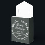 Vintage Chalkboard-julfransen Glad helg Presentaskar<br><div class="desc">Sprid din julhälsning med dessa festliga behandlingar med en vintage chalkboard stil-design med en julkrans och säsongen hälsning "Glad helg" i ett kursivt skript med anpassade för ditt namn och året.</div>