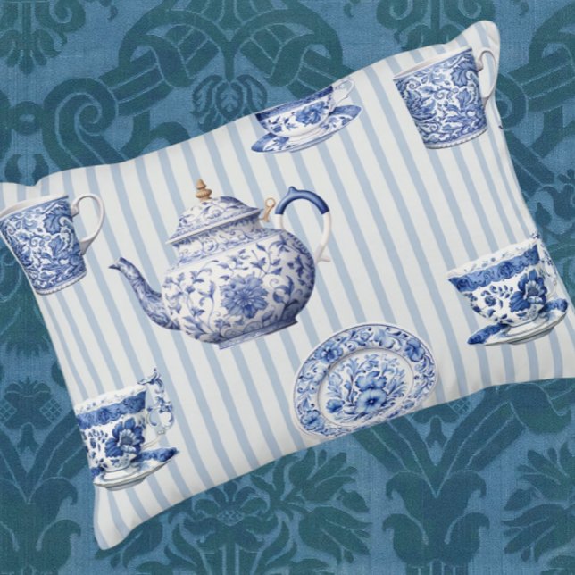 Vintage Chinoiserie Blå Vita Tallrikar Blå Rand Lumbarkudde (Vintage chinoiserie blue and white dishes )