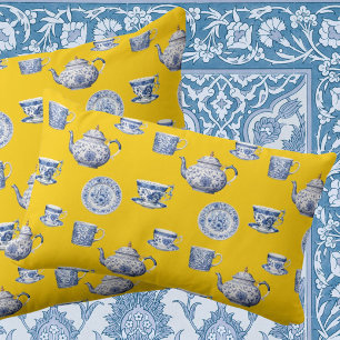 Vintage Chinoiserie Blå Vita Tallrikar på Gult Kudde