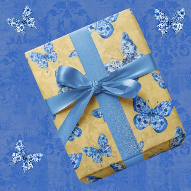 Vintage Chinoiserie Blue White Butterfly Guld Presentpapper (A classic chinoiserie butterflies)