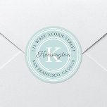 Vintage Classic Monogram | Cirkulär adressetikett Runt Klistermärke<br><div class="desc">**DESIGN TIP** Om adress inte passar in i halvcirkeln klickar du bara på "design inom redigering av verktyg" och därifrån kan du justera teckensnittet storlekt, avstånd, kurvstil osv. Du kan också anpassa bakgrunden till färg och färger. Den här returadressetiketten har ett runt ram, ett enda brev monogram, efternamn i skript...</div>