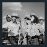 Vintage Cowgirl och Cowboy Photograph Poster<br><div class="desc">Vintage Cowgirl och Cowboy Photograph. Cowgirl dricker en läsk medan han tittar på rodeo,  Montana westernt liv 1930-talet. Fantastiskt svart och vitt foto lämpligt för hemmabruk,  restaurang,  kontor,  mancave och sovrum.</div>