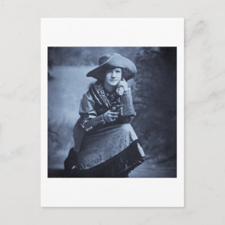 Vintage Cowgirl och hennes sex Shooter Vykort
