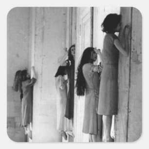 Vintage Creepy Posted Women Fyrkantigt Klistermärke
