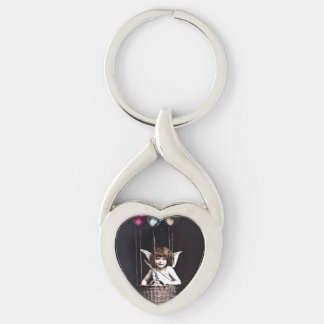 Vintage Cupid Twisted Heart Silverfärgad Nyckelring