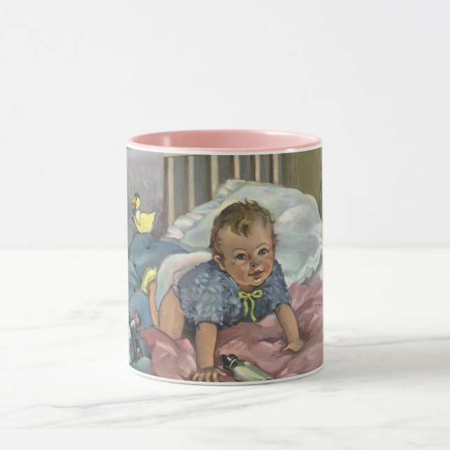 Vintage Cute Baby spelar i Crib, barnkarenstid Mugg (Center)