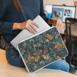 Vintage Damask Monogram Laptop sleeve<br><div class="desc">Ett trendig i monogramformat med stort typografiskt initialer i ett klassiskt teckensnitt med ditt namn nedan på en chic vintage i dämpad bakgrund. Lägg till anpassningsbarnas ordalydelse till den här designen genom att använda rutorna "Redigera den här designmallen" på objektets höger eller klicka på den blå "Anpassa den" för att...</div>