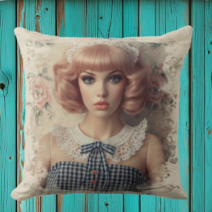 Vintage Dollcore Girl med Ivory Gräns Kudde