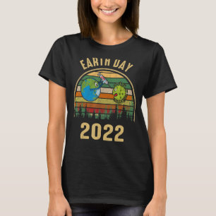 Vintage Earth Day 2022 Coola Spara Vår planetkvara T Shirt
