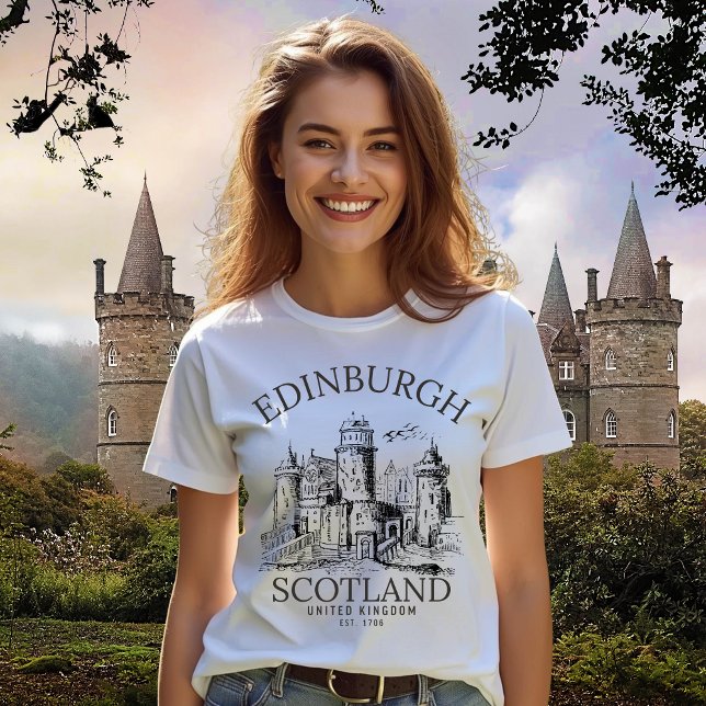 Vintage Edinburgh Castle | United Kingdom  T Shirt (Skapare uppladdad)