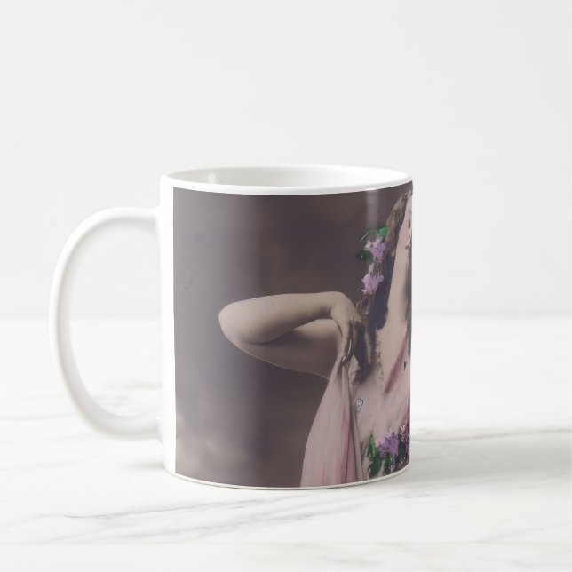 Vintage Elegance in Rosa Blommigt Dress Kaffemugg (Vänster)