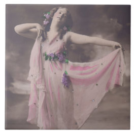 Vintage Elegance in Rosa Blommigt Dress Kakelplatta