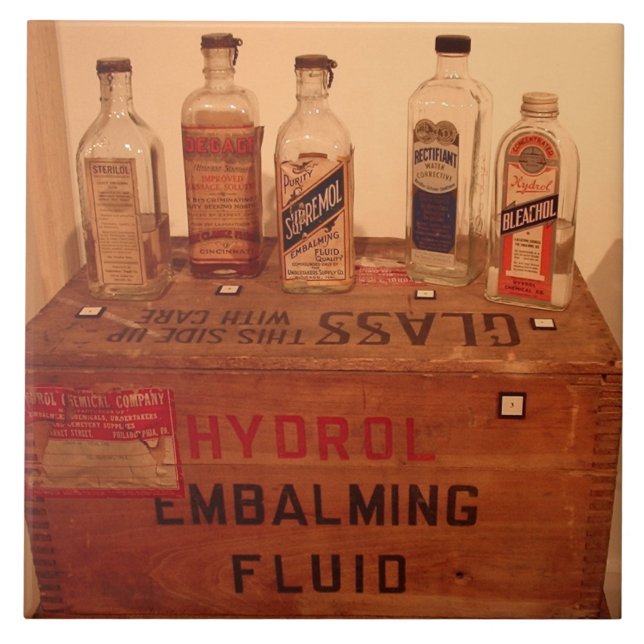 Vintage Embalming Fluid Photo Kakelplatta (Framsidan)