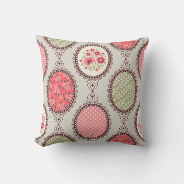 Vintage Fabric: Patchwork Seamless Design. Kudde (Framsida)