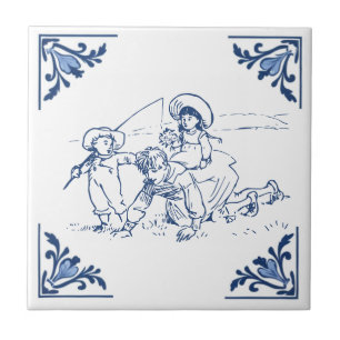 Vintage Far & barn som spelar upp Delft Blue och W Kakelplatta