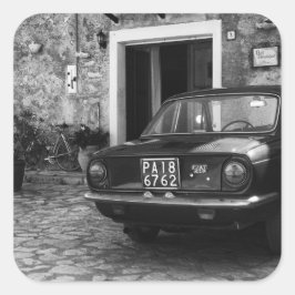 Vintage FIAT-bil i Italien i svartvitt Fyrkantigt Klistermärke