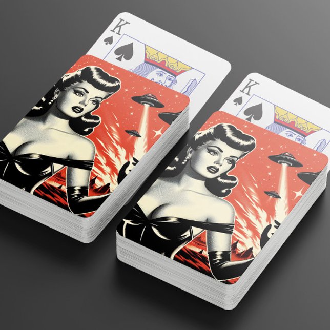 Vintage flygande tefat pinuppsida casinokort (Skapare uppladdad)