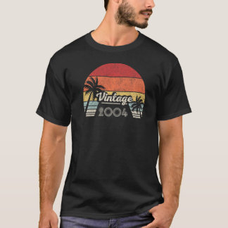 Vintage född 2004 18:e födelsedagen 18 år gammal t shirt