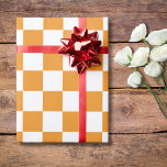 Vintage för kartong och vit schaktbräda presentpapper<br><div class="desc">Papper omslagning av Vintage med kartong och vit schackbräde</div>