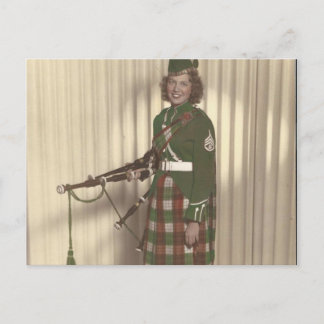 vintage foto av vykort för bagpiper-flicka