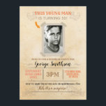 Vintage Fotofödelsedagsinbjudan till Stil överrask Inbjudningar<br><div class="desc">Lägg till ditt foto i vintagen stil inbjudan. Lägg till vilken ålder som helst. Perfekt för en överraskning eller icke-överraskning party. Bakåtskriften ingår.</div>