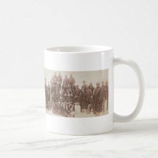 Vintage fotograferar av buffelsoldater 1890 kaffemugg