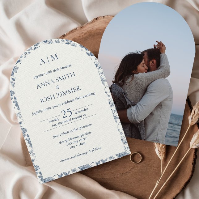 Vintage Fransk Chinoiserie Blue Blommigt Bröllop Inbjudningar (Arch Chinoiserie French Vintage Dusty Blue Porcelain Floral Pattern Wedding Invitation with Photo)