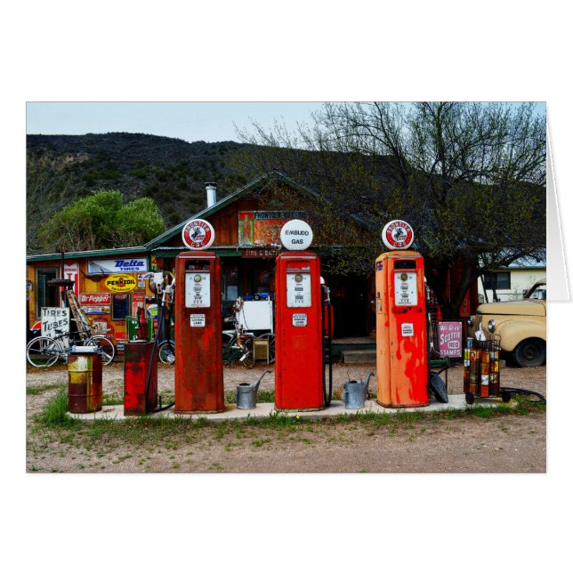 Vintage Gas Pumps i New mexico Hälsningskort (Framsidan Horizontal)