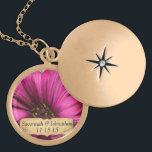Vintage Gerber Daisy-årsjubileum Guldpläterat Halsband<br><div class="desc">Behåll Necklaces Välj antingen Silver Plattat Guld Avsluta eller Sterling silver Unik Personlig Anpassningsbar !st Bröllopsfest för julklapp av Bröllop Keepsakt Necklaces - om du vill ändra bakgrund färg - klicka på anpassa - klicka på redigera - välj sista verktyg i rullgardinsmenyn och välj från ett av de färger som...</div>