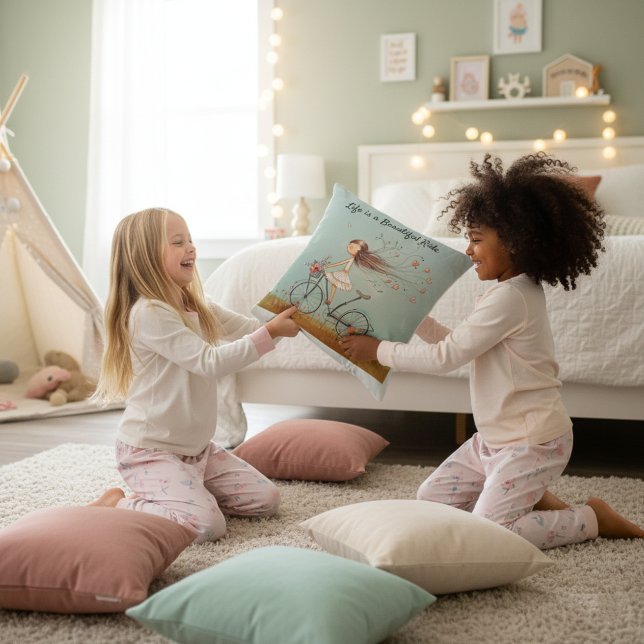 Vintage Girl on Bicycle Floral Pattern Kudde (Skapare uppladdad)