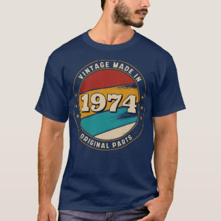 Vintage gjord 1974 Retro Badge T Shirt