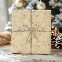 Vintage Gold Ornament & Snowflake Holiday Presentpapper