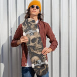 Vintage Gothic Skull Art Macabre Skeleton Smoke Mini Skateboard Bräda 18,5 Cm<br><div class="desc">Outläkt mörk, edgy viber med denna vintage gothic döskalle skateboard-däck, med mycket detaljerat ansikte i skelettet stigning genom snurrande rök. Designad för skater som tar till sig makabren och frodas på fetstilt stil, blandar detta däck hemlig illustration med grym, gammaldags tatueringskonestetik. Perfekt för samlare, gotiska entusiaster och förare som vill...</div>