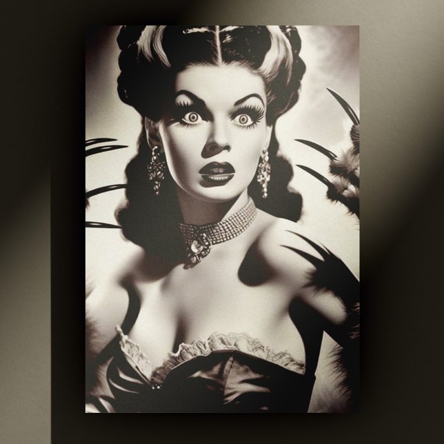 Vintage Gothic Vampire Woman Vykort (Skapare uppladdad)