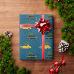 Vintage Gult & Black Cab Taxi jul Blue Presentpapper<br><div class="desc">En gult och en svart stadshytt jul mönster-design. En trevlig julklapp till en taxichaufför,  en taxi-chaufför. Julafton gult och svart taxi snö,  vinterkantiga illustrationer för alla förarhytter.</div>
