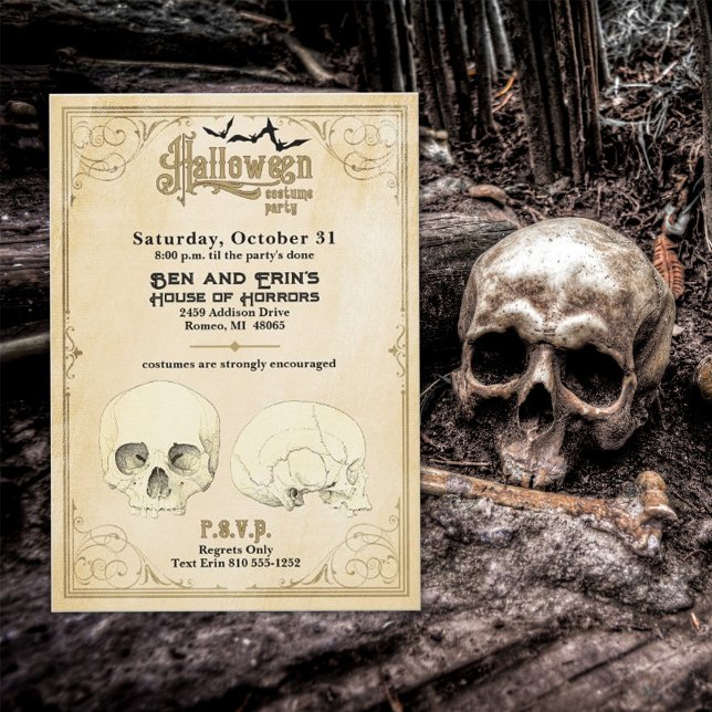 Vintage Halloween fest Skullhus i Inbjudningar (Invite your guests to your House of Horrors with this creepy Halloween Party Invitation.)