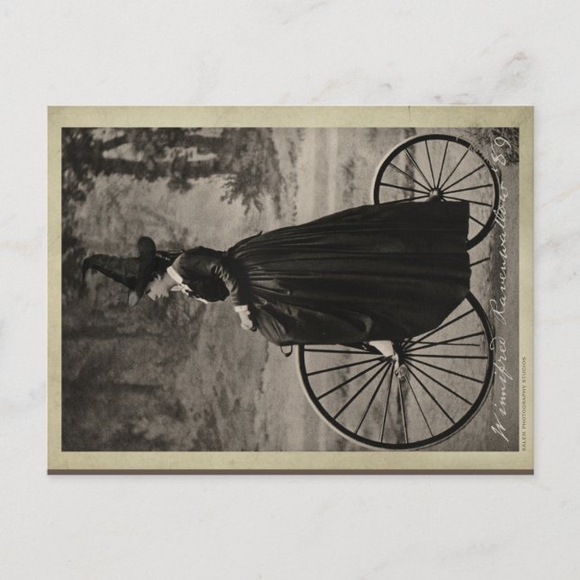 Vintage Halloween Witch på en cykel Vykort (Framsida)
