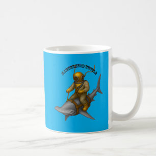 Vintage hjälmdykare ridande på en hammarhaj URM Kaffemugg